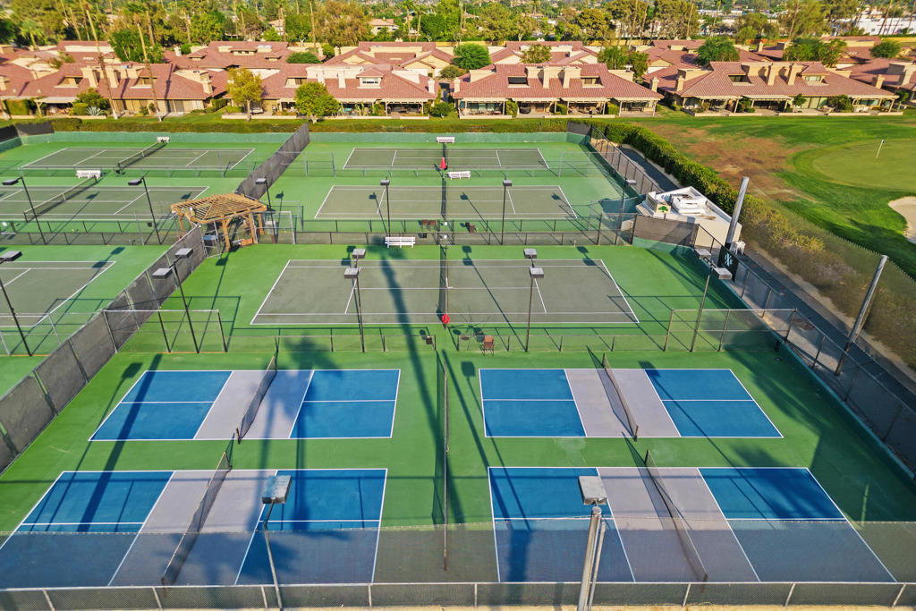 Woodhaven Country Cl - Residential