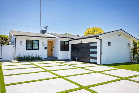 Photo of 5743 Natick Ave AVE, Sherman Oaks, CA 91411 (MLS # SR26169512)