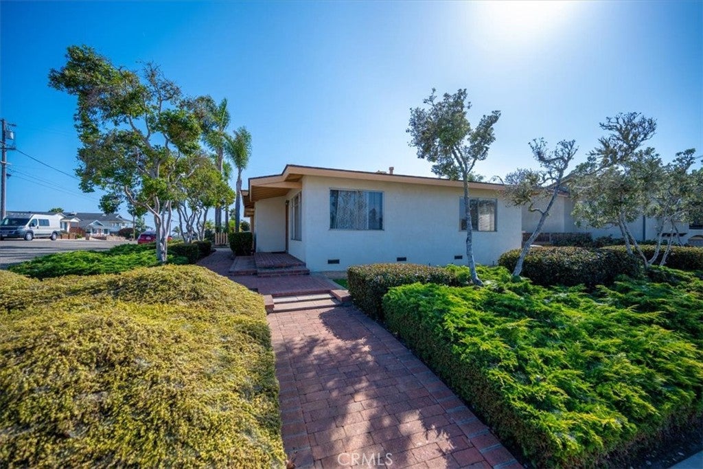 381 N 6th