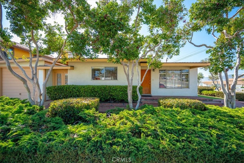 381 N 6th