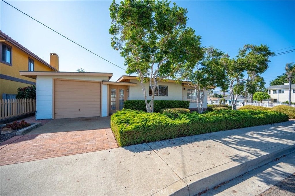 381 N 6th