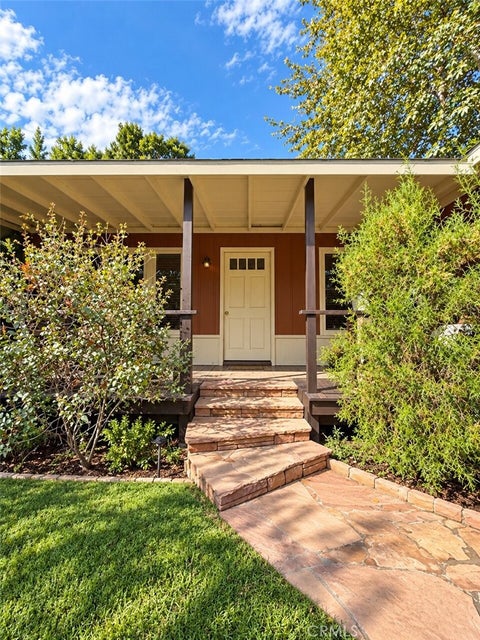 Photo of 12429 La Maida Street, Valley Village, CA 91607 (MLS # SR26229754)
