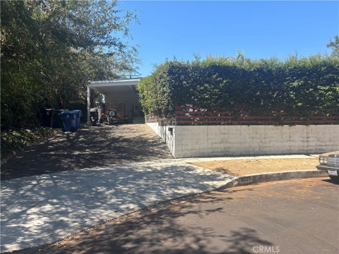 Photo of 6529 Aura Avenue, Reseda, CA 91335 (MLS # SR26186756)