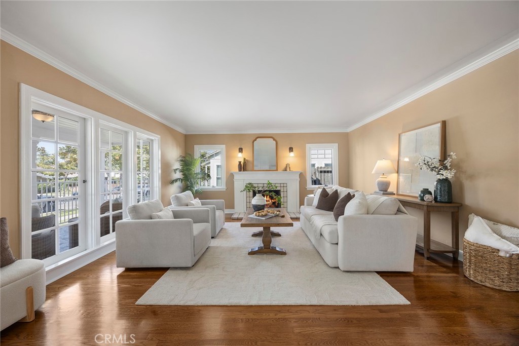 229 W Brookdale Place