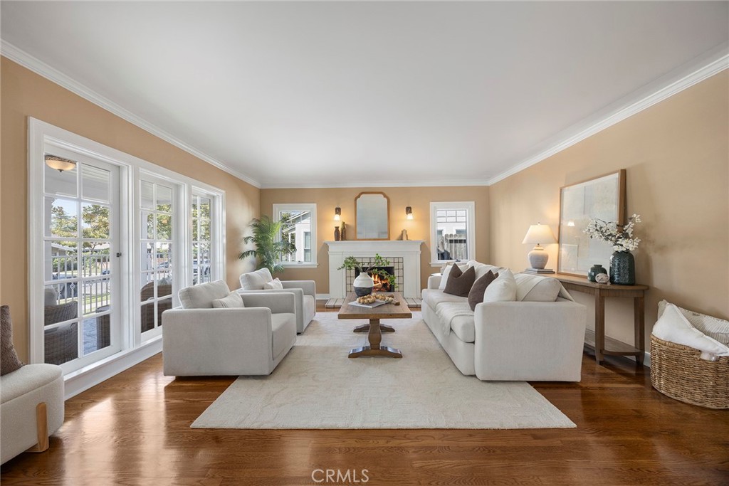 229 W Brookdale Place