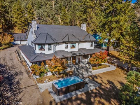 Photo of 790 State Highway 2, Wrightwood, CA 92397 (MLS # GD26014520)