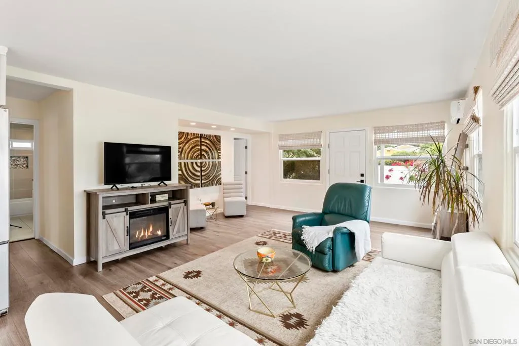 San Diego, California 91945, United States, 4 Bedrooms Bedrooms, ,3 BathroomsBathrooms,Residential,Active,214753