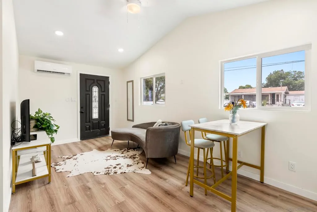 San Diego, California 91945, United States, 4 Bedrooms Bedrooms, ,3 BathroomsBathrooms,Residential,Active,214753