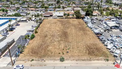 MLS: 26854815