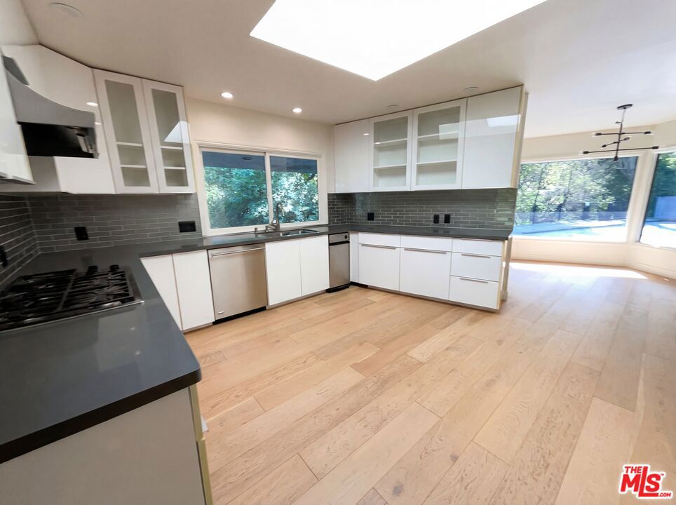 4900 Queen Victoria Road