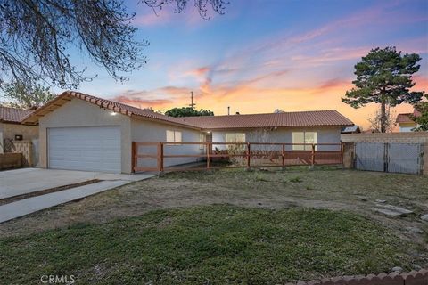 Photo of 43601 Rembrandt St, Lancaster, CA 93535 (MLS # CV26057687)