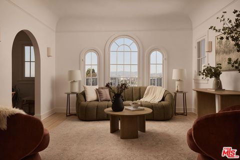 Photo of 854 Hyperion Avenue #1/2, Los Angeles, CA 90029 (MLS # 25611777) Photo of 854 Hyperion Avenue #1/2, Los Angeles, CA 90029 (MLS # 25611777)