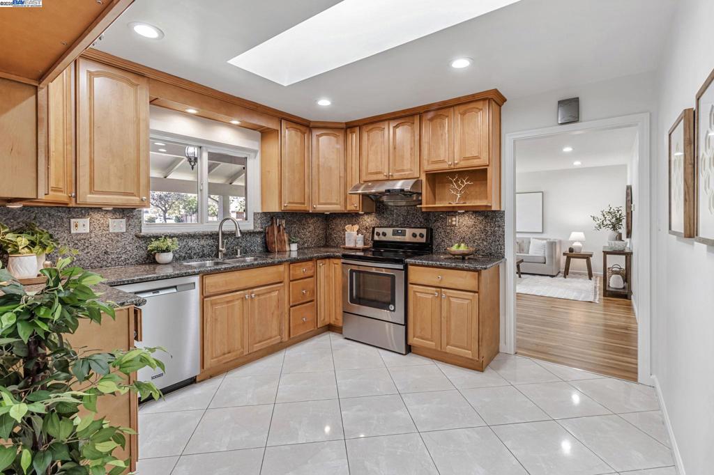 SUNNYVALE - Residential