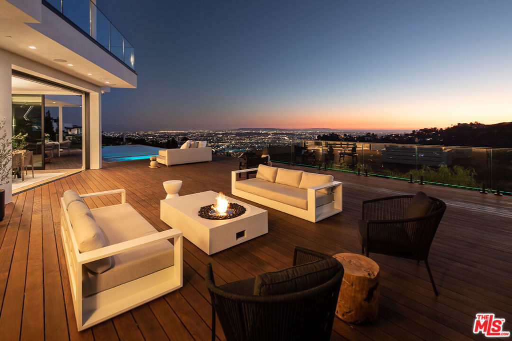 2371 Achilles Drive