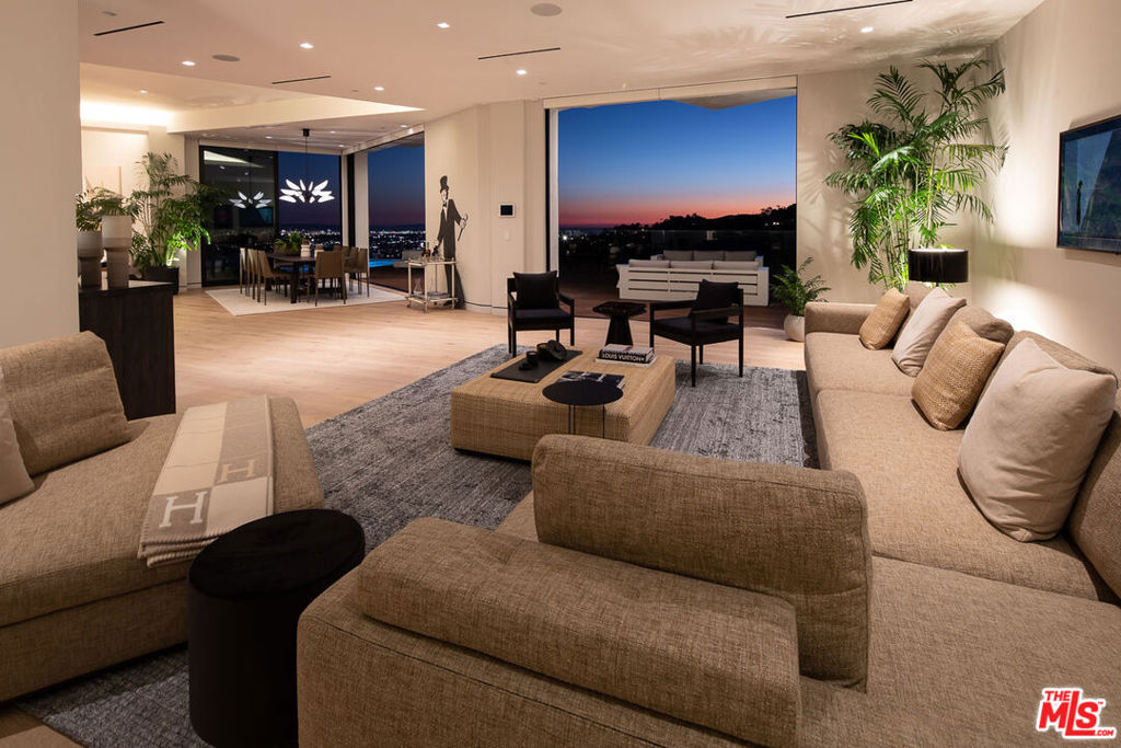 2371 Achilles Drive