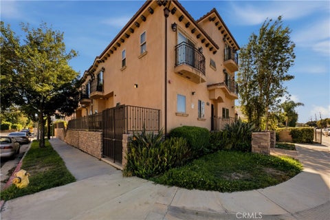 Photo of 14702 Magnolia Boulevard #105, Sherman Oaks, CA 91403 (MLS # SR26199673)