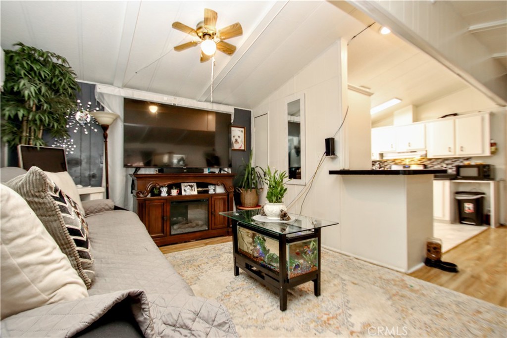 62475 29 Palms Highway 26