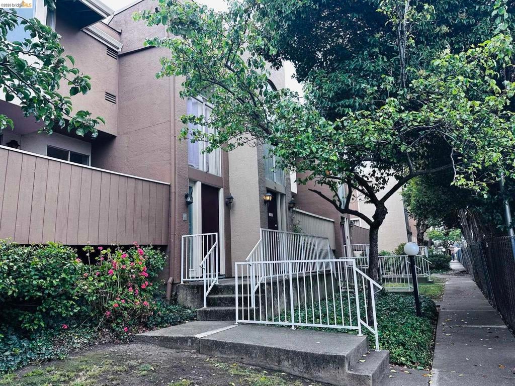 2121 Vale Rd #17