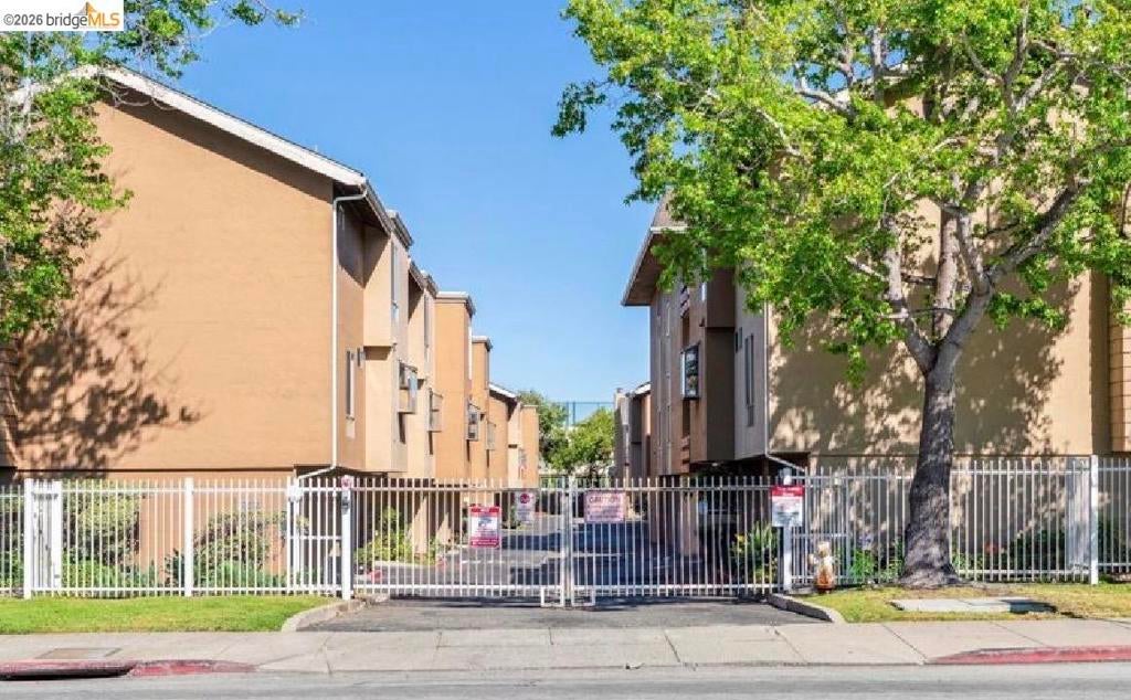 2121 Vale Rd #17