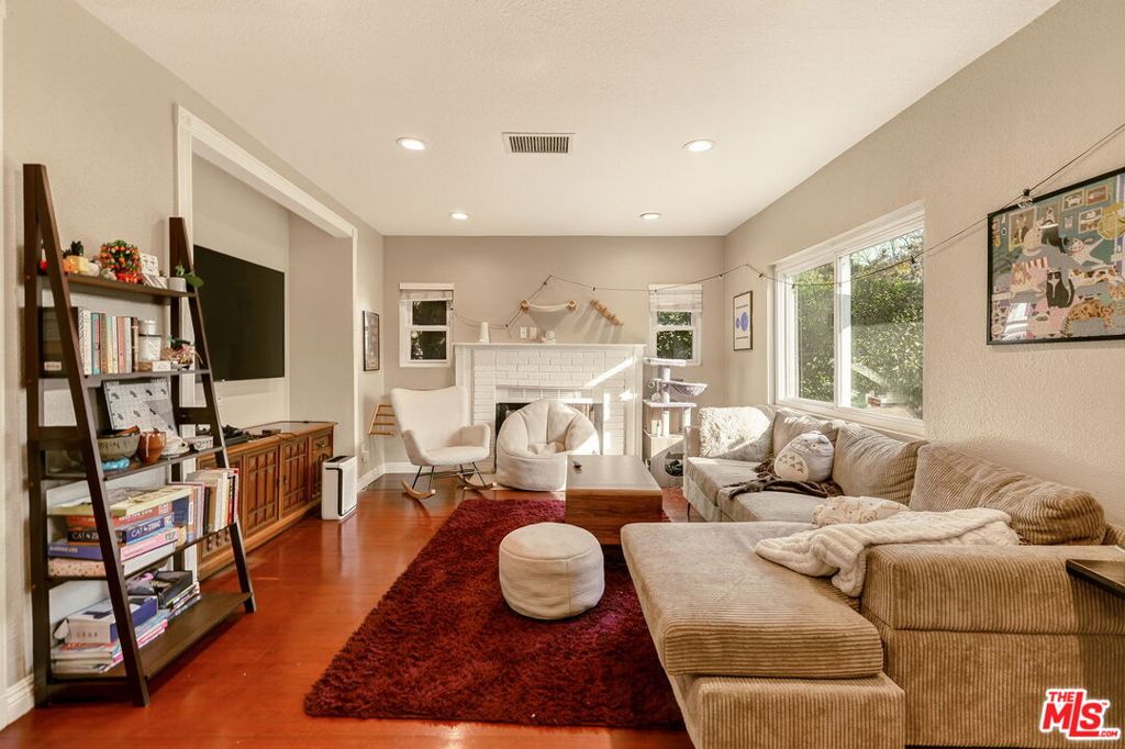 1259 N Citrus Avenue