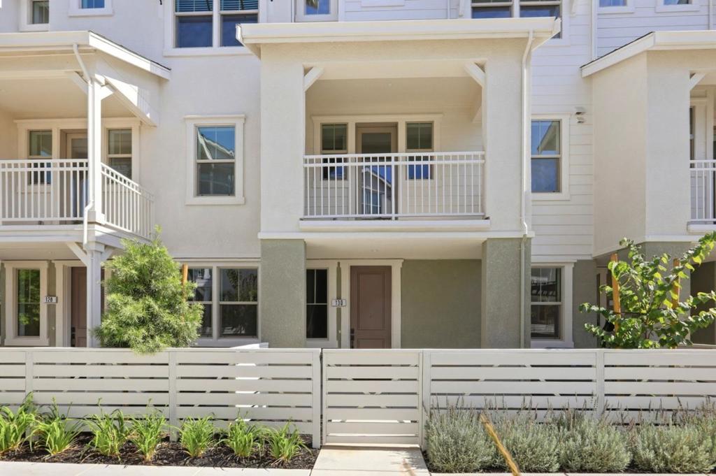 130 Oak Circle