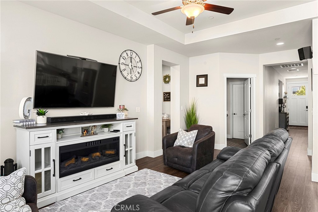 6 Camba Court