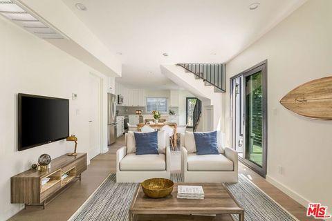 Photo of 535 Beloit Avenue, Los Angeles, CA 90049 (MLS # 26661209)