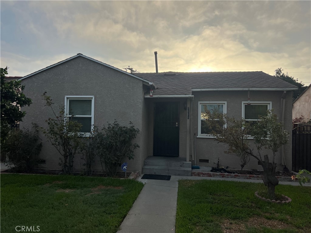 Fantastic home for a first-time buyer looking to start a family or an investor looking for a rental home in a phenomenal location. Make an appointment today to see this great home.