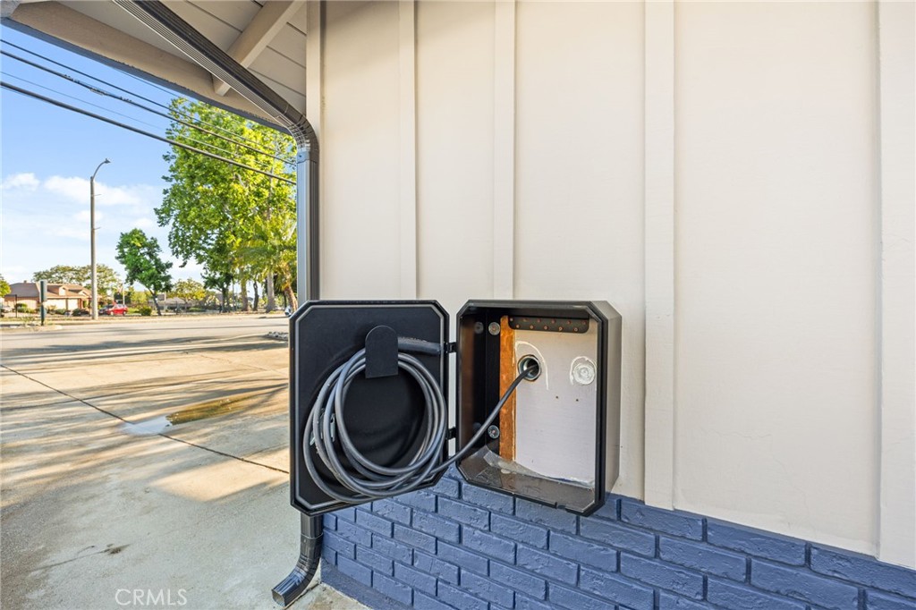 La Verne, California, 91750, United States, 3 Bedrooms Bedrooms, ,2 BathroomsBathrooms,Residential,Active,2045034