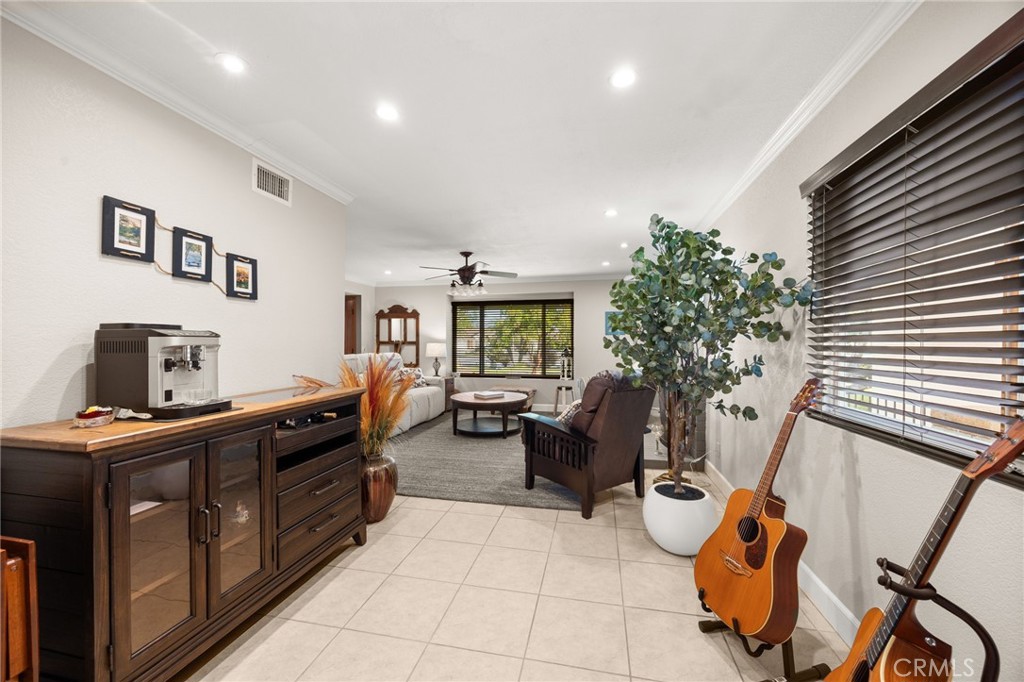 La Verne, California, 91750, United States, 3 Bedrooms Bedrooms, ,2 BathroomsBathrooms,Residential,Active,2045034