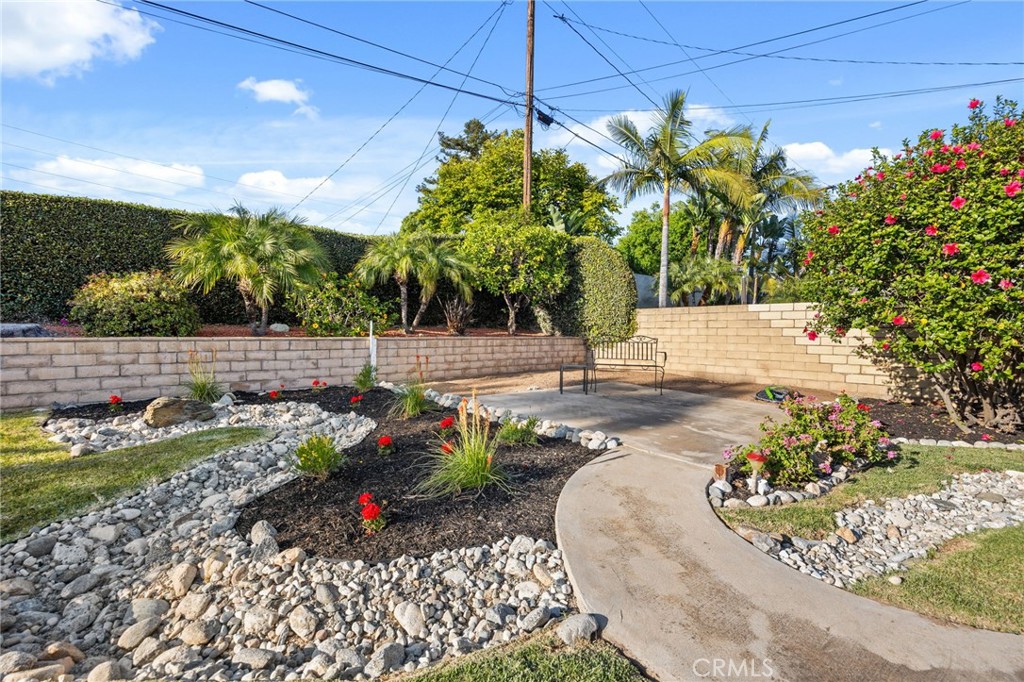 La Verne, California, 91750, United States, 3 Bedrooms Bedrooms, ,2 BathroomsBathrooms,Residential,Active,2045034
