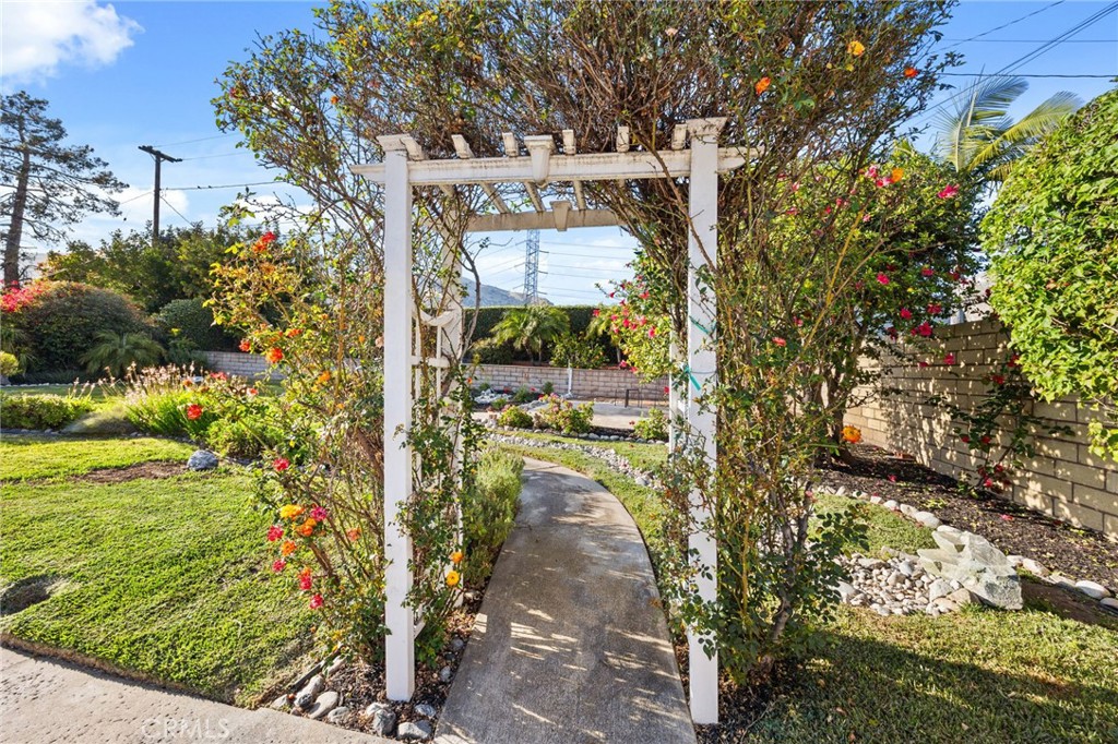 La Verne, California, 91750, United States, 3 Bedrooms Bedrooms, ,2 BathroomsBathrooms,Residential,Active,2045034