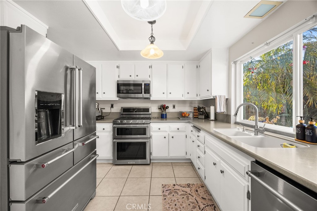 La Verne, California, 91750, United States, 3 Bedrooms Bedrooms, ,2 BathroomsBathrooms,Residential,Active,2045034