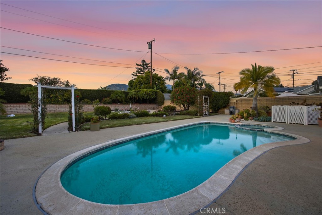 La Verne, California, 91750, United States, 3 Bedrooms Bedrooms, ,2 BathroomsBathrooms,Residential,Active,2045034