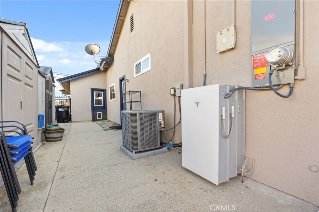 La Verne, California, 91750, United States, 3 Bedrooms Bedrooms, ,2 BathroomsBathrooms,Residential,Active,2045034