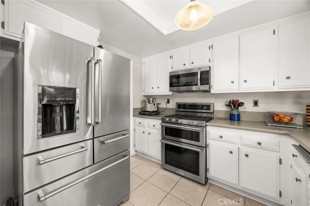 La Verne, California, 91750, United States, 3 Bedrooms Bedrooms, ,2 BathroomsBathrooms,Residential,Active,2045034