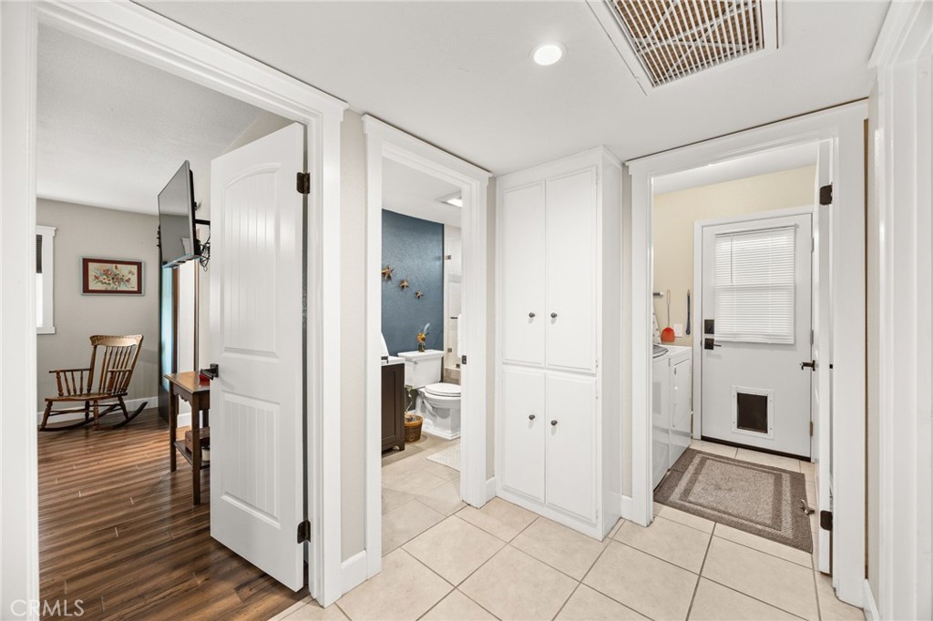 La Verne, California, 91750, United States, 3 Bedrooms Bedrooms, ,2 BathroomsBathrooms,Residential,Active,2045034