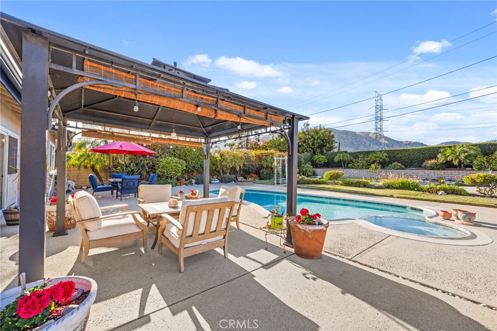 La Verne, California, 91750, United States, 3 Bedrooms Bedrooms, ,2 BathroomsBathrooms,Residential,Active,2045034