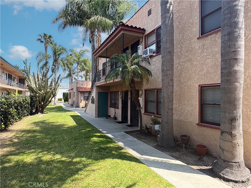 1130 E 5th Street