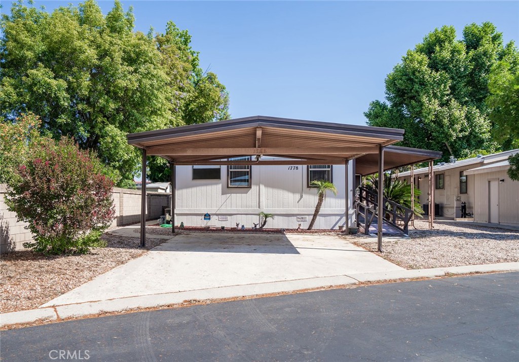 1778 Burr Oak Way