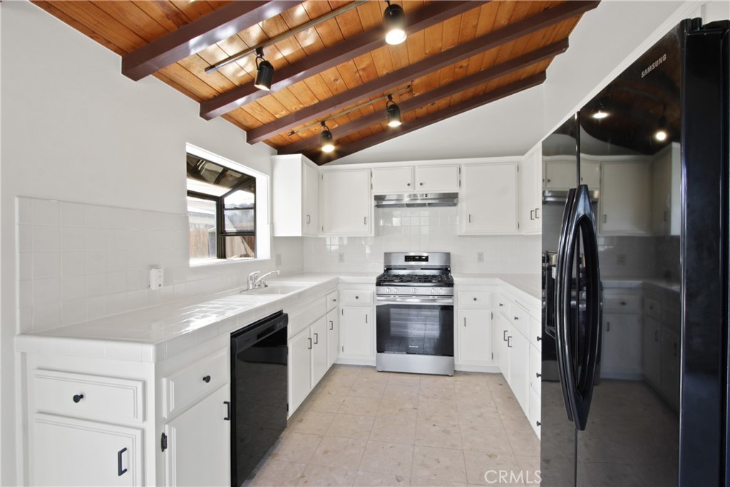 Freedom Homes - Residential Lease