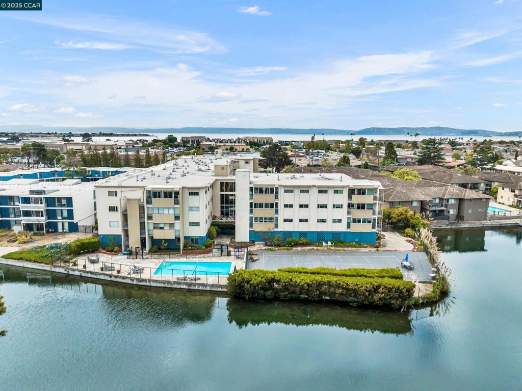 SOUTHSHORE - Residential
