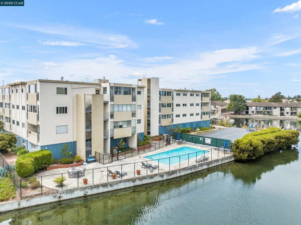 SOUTHSHORE - Residential