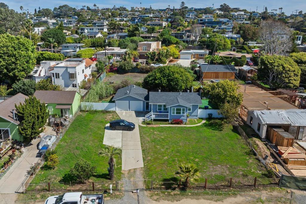 Rare opportunity to own/develop your dream home in Solana Beach. This double lot currently has a small home on it. Walk to Cedros District, Beach, shopping and dining. Solana Beach Schools. West of 5.