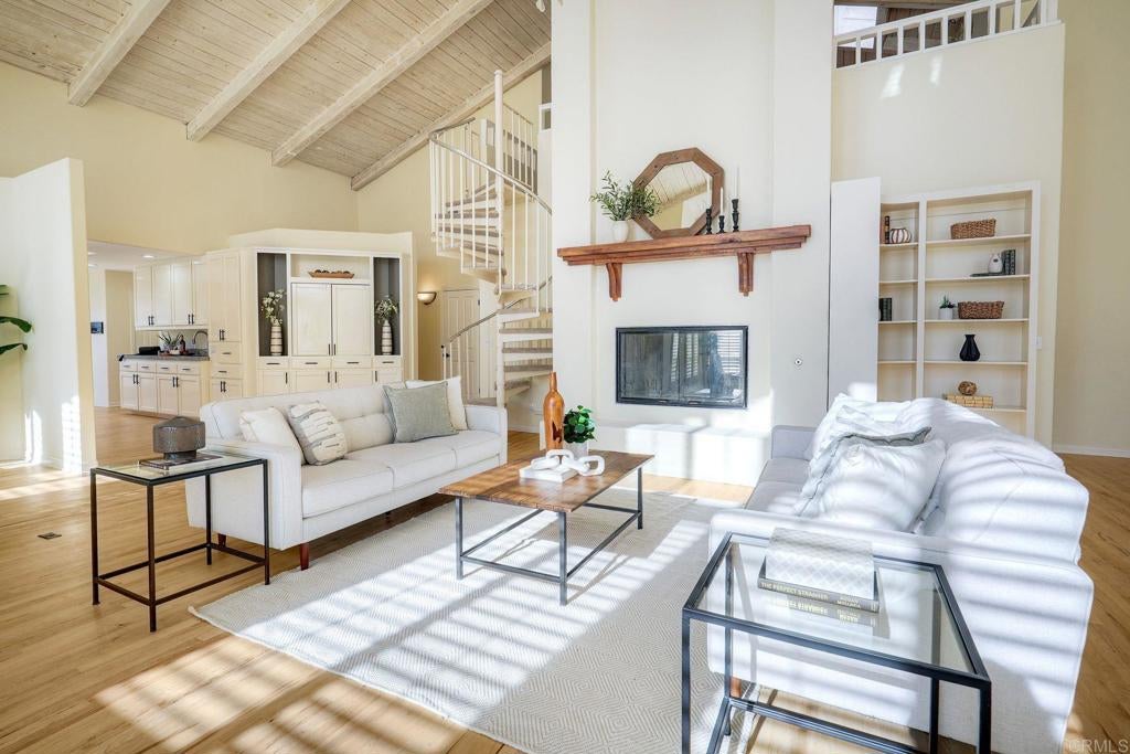 2039 E Mission Road