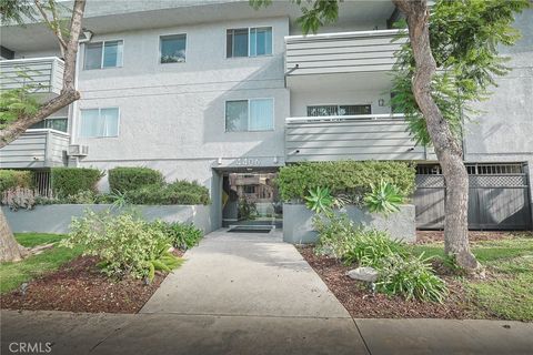 Photo of 4406 Cahuenga Boulevard #209, Toluca Lake, CA 91602 (MLS # BB26024037)