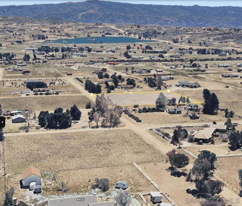 Photo of 171 Chickasaw Ct, Aguanga, CA 92536 (MLS # 260022985SD)