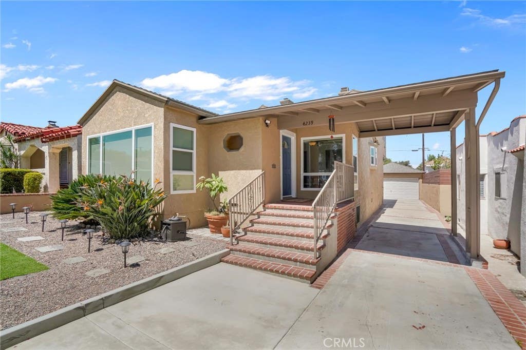 Photo of 4239 W 59th, Los Angeles, CA 90043 (MLS # SB26183602)