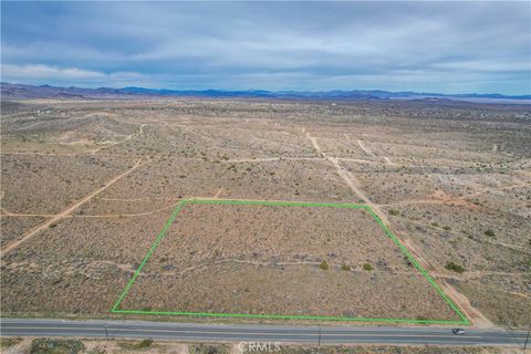 Photo of 4824 Elata Avenue, Yucca Valley, CA 92284 (MLS # JT26031759)