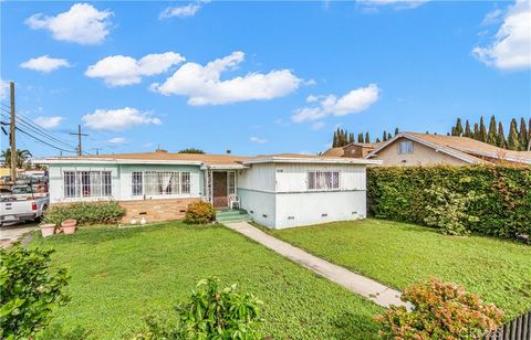 Photo of 3937 W 106th Street, Inglewood, CA 90303 (MLS # SR26036830)